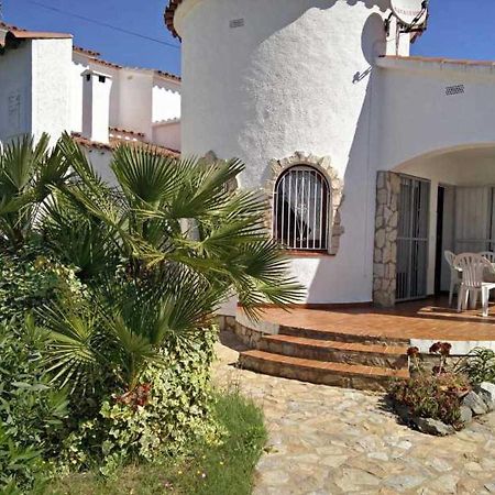 Xalet Amb Jardi Villa Empuriabrava Exterior photo