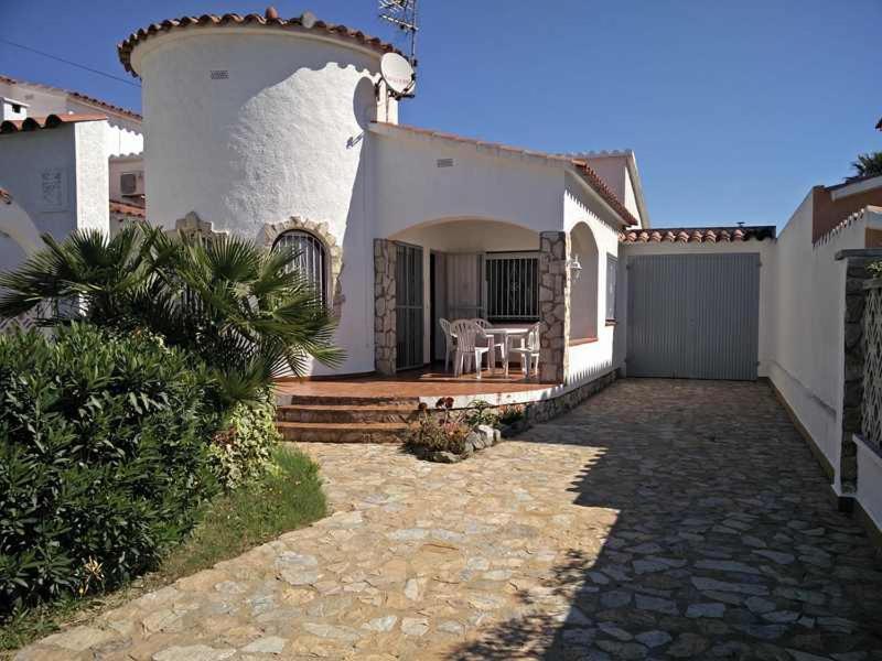 Xalet Amb Jardi Villa Empuriabrava Exterior photo